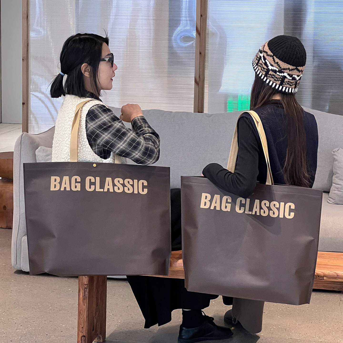 拿铁咖啡色无纺布手提袋服装店手提定制logo企业展会宣传用手提袋