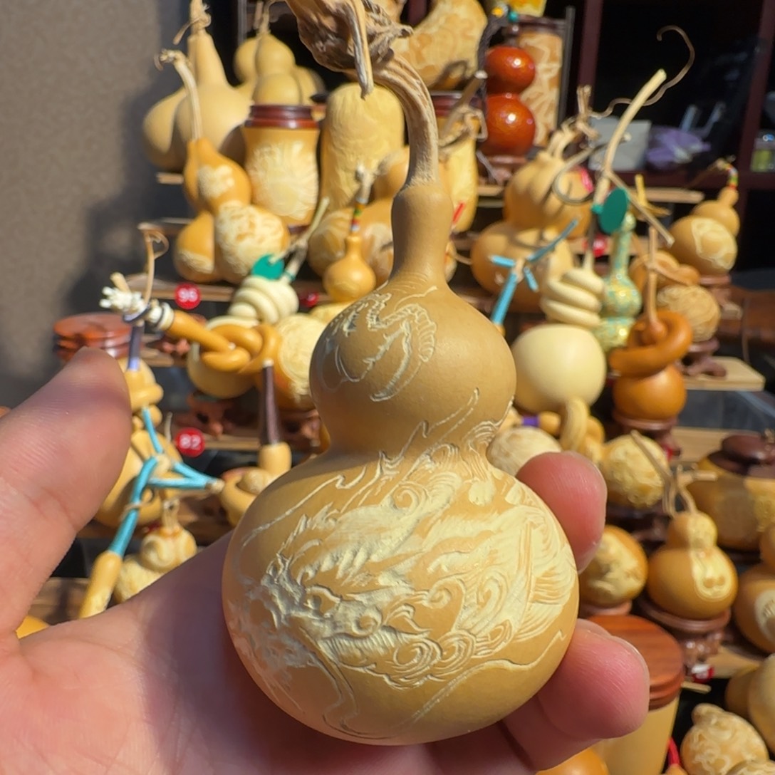 狮***恩有机玻璃龙雕刻葫芦