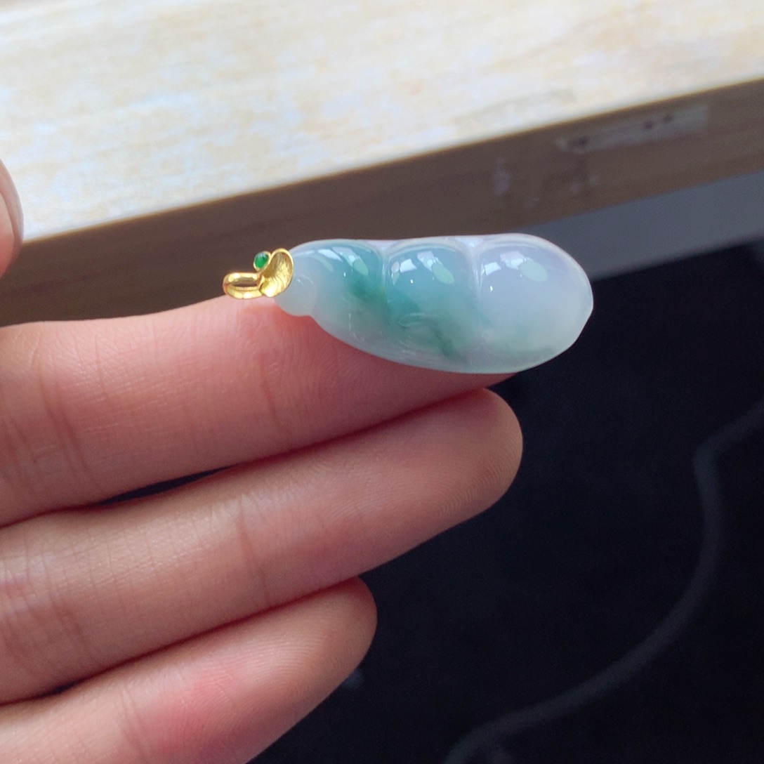 翡翠颈饰18K金镶嵌吊坠