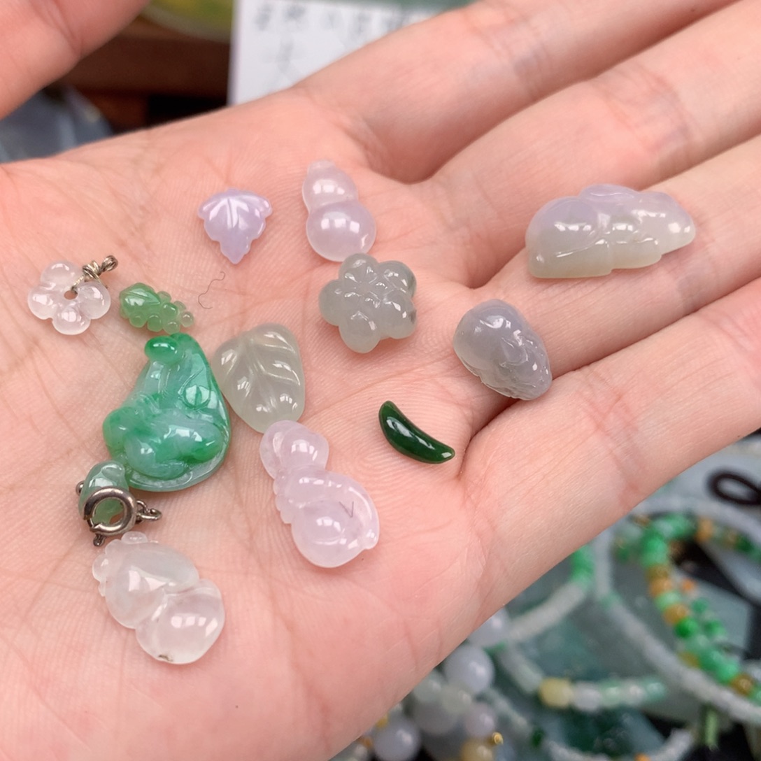 翡翠未镶嵌颈饰福利