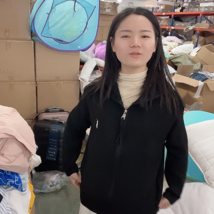 黑色开衫毛衣啦啦啦啦