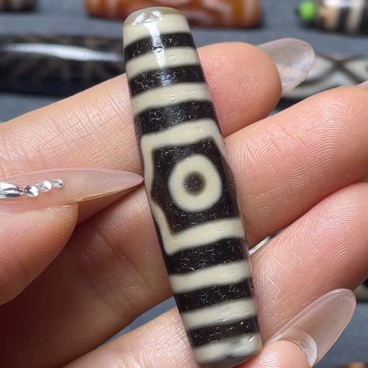 玛瑙/玉髓颈饰未镶嵌南**越