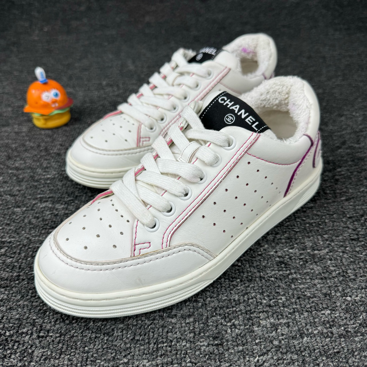 95新 Chanel/香奈儿 款式：Chanel香奈儿白粉板鞋 尺码：36 HB243 