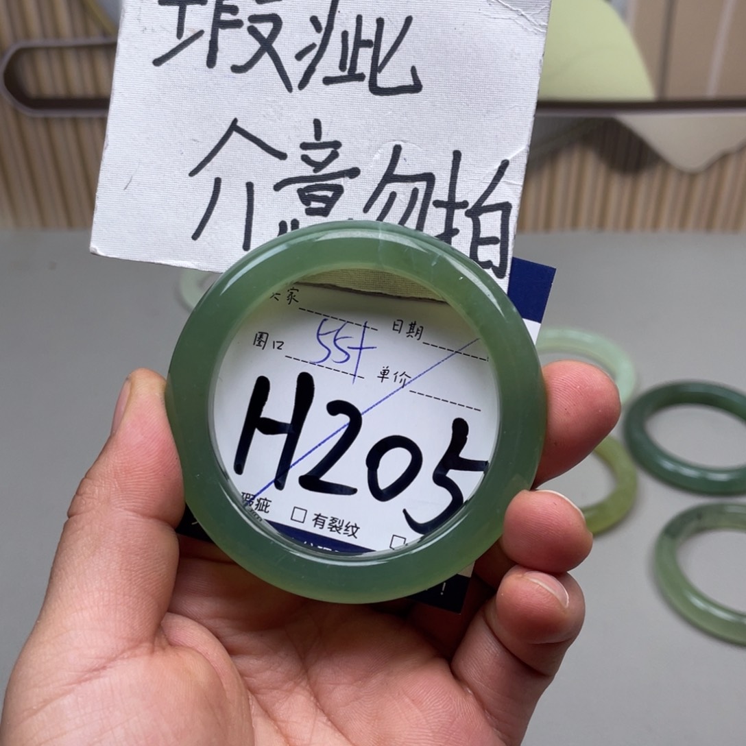 岫玉手镯手镯未镶嵌