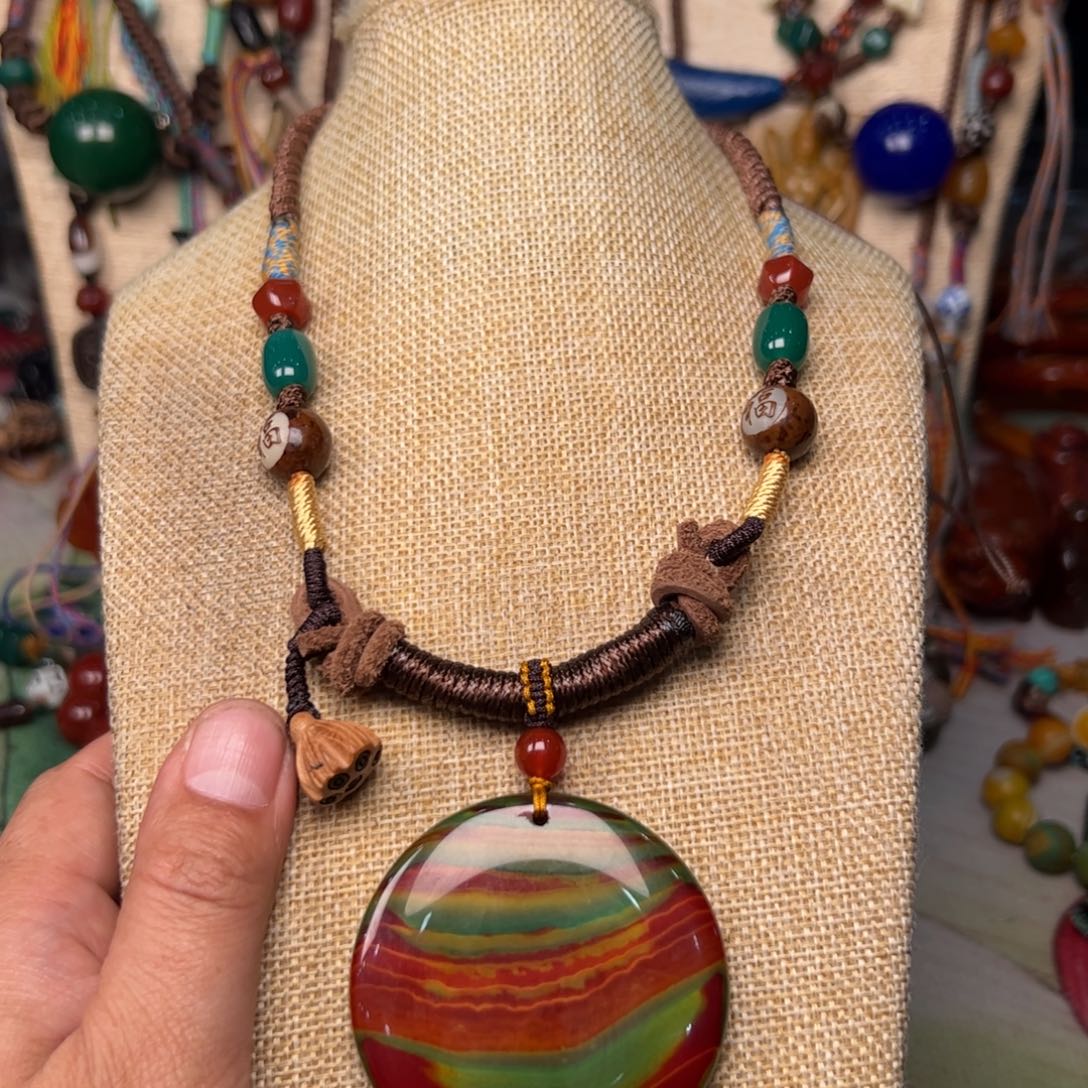 玛瑙/玉髓颈饰未镶嵌