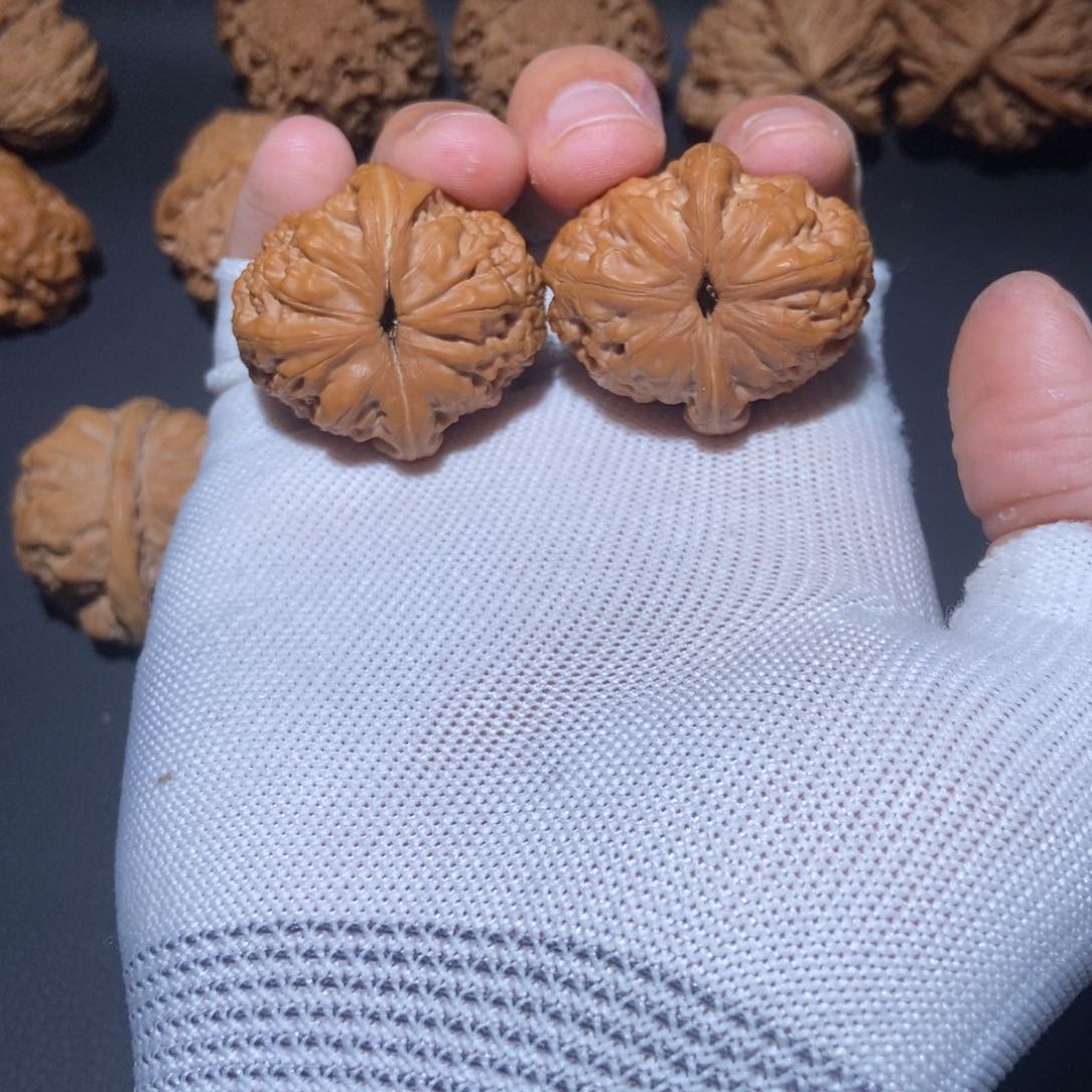 文玩核桃吊坠嘎**气元宝