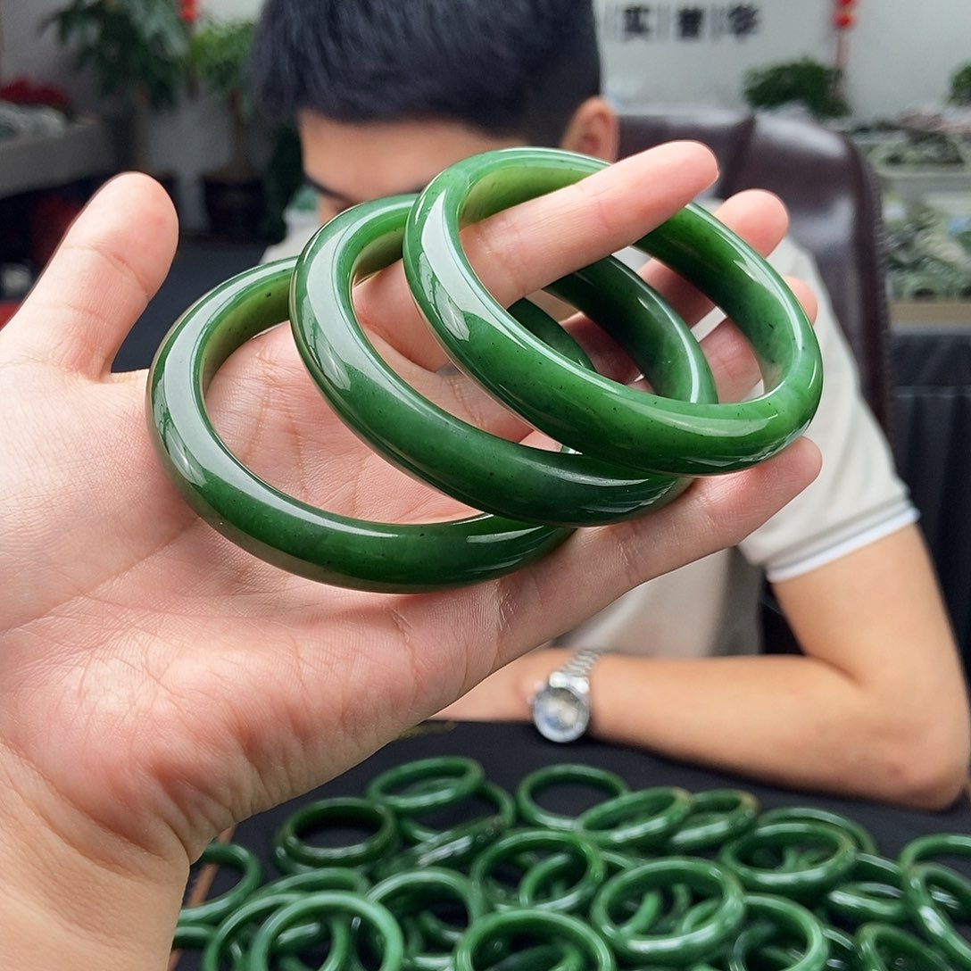 和田玉手镯未镶嵌55-64颜色多样性发拍一发一