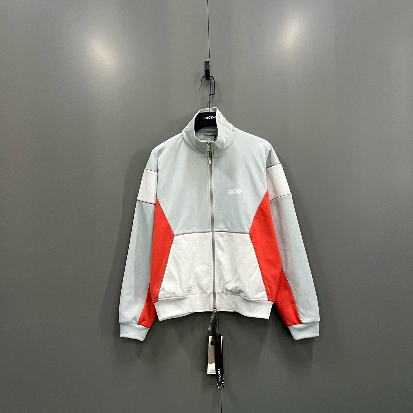未使用 DIOR/迪奥 (ll) 拼色立领logo拉链外套 S-XL码/103102