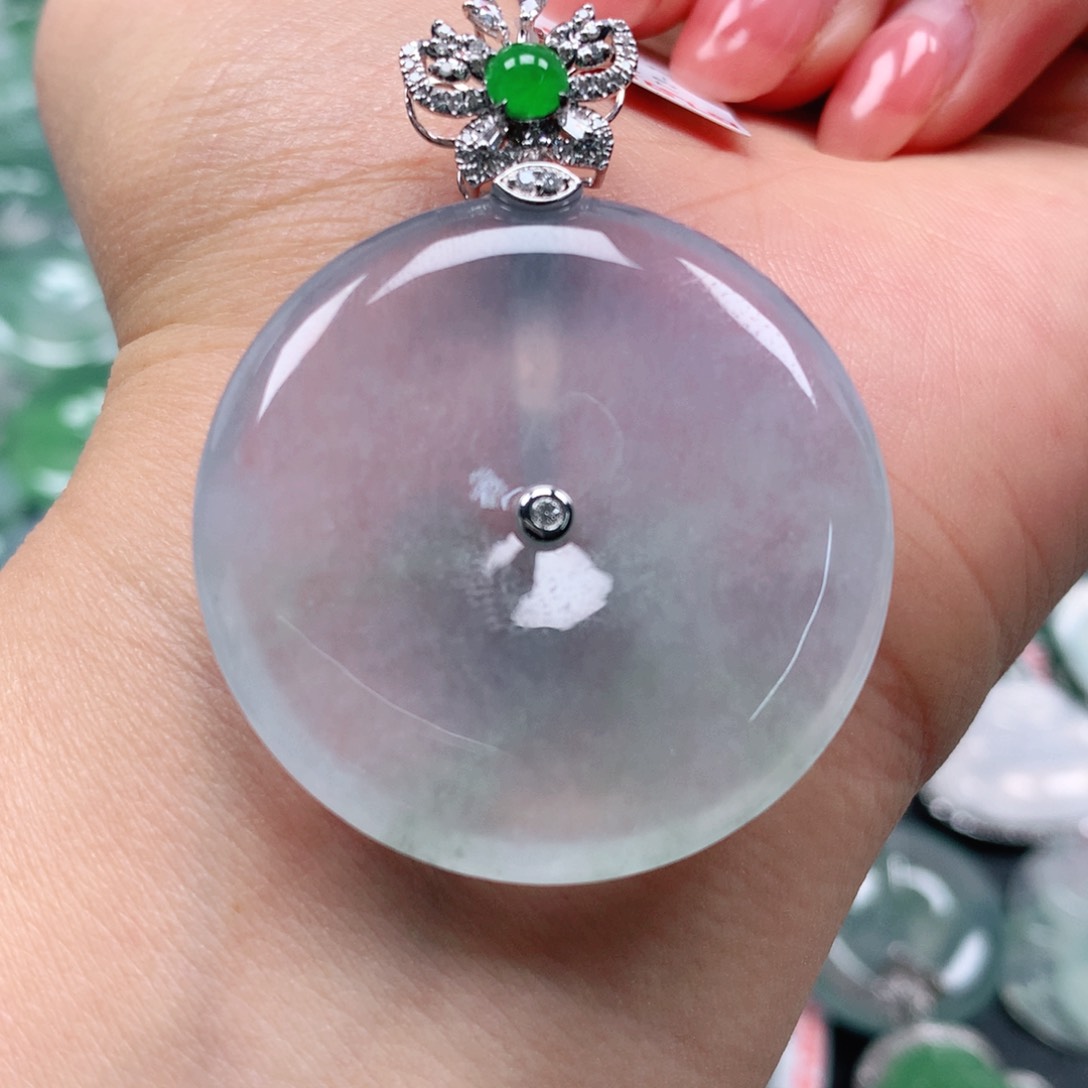 翡翠颈饰18K金镶嵌天然翡翠