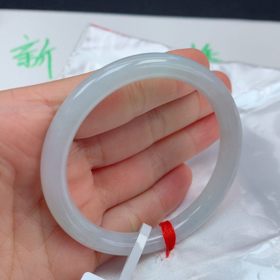 翡翠手镯未镶嵌52圈