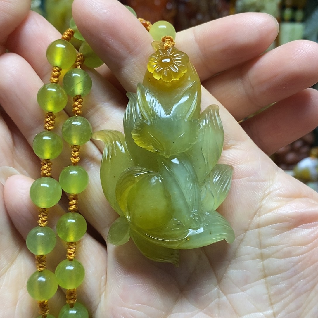 岫玉未镶嵌吊坠(赠链)