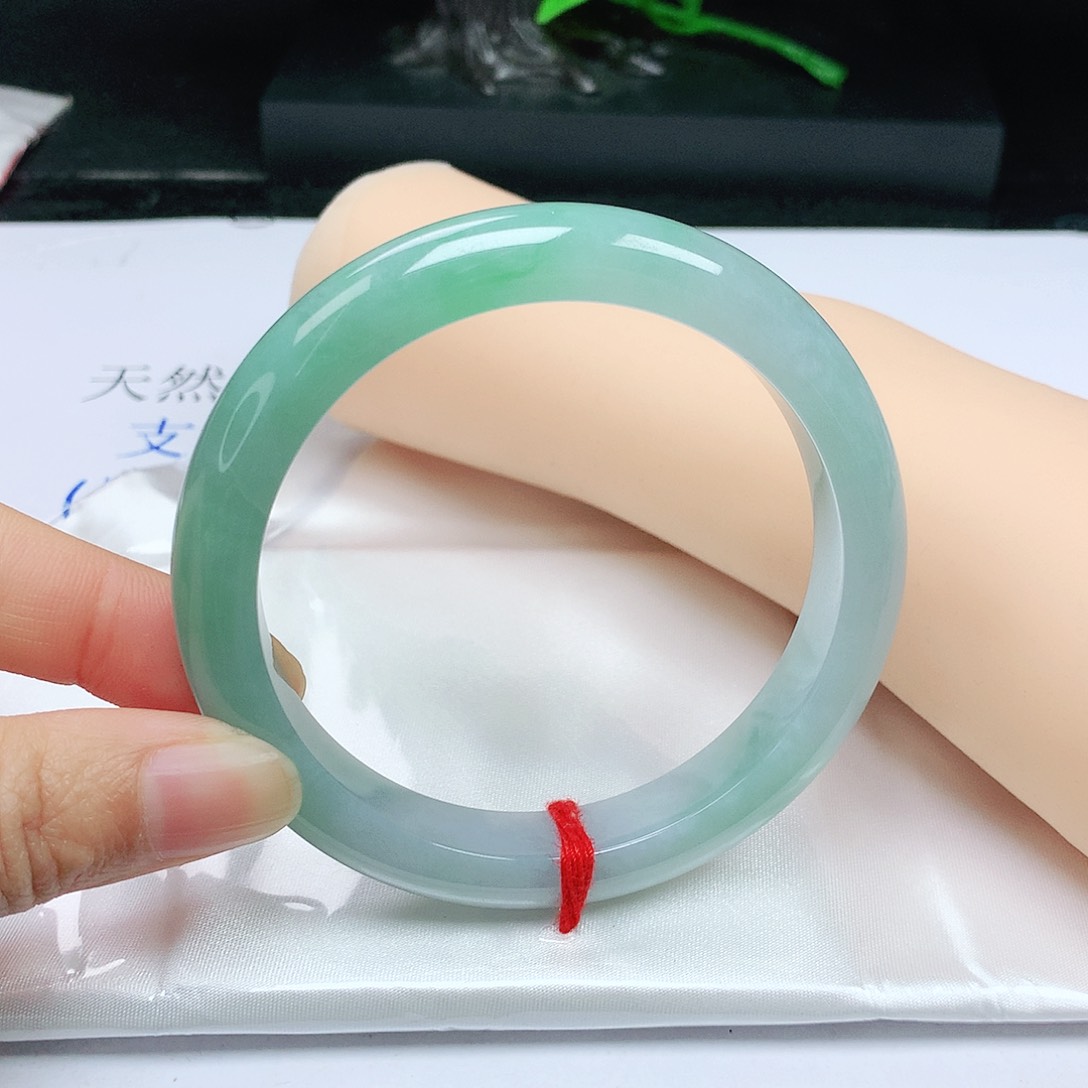 翡翠手镯未镶嵌正60