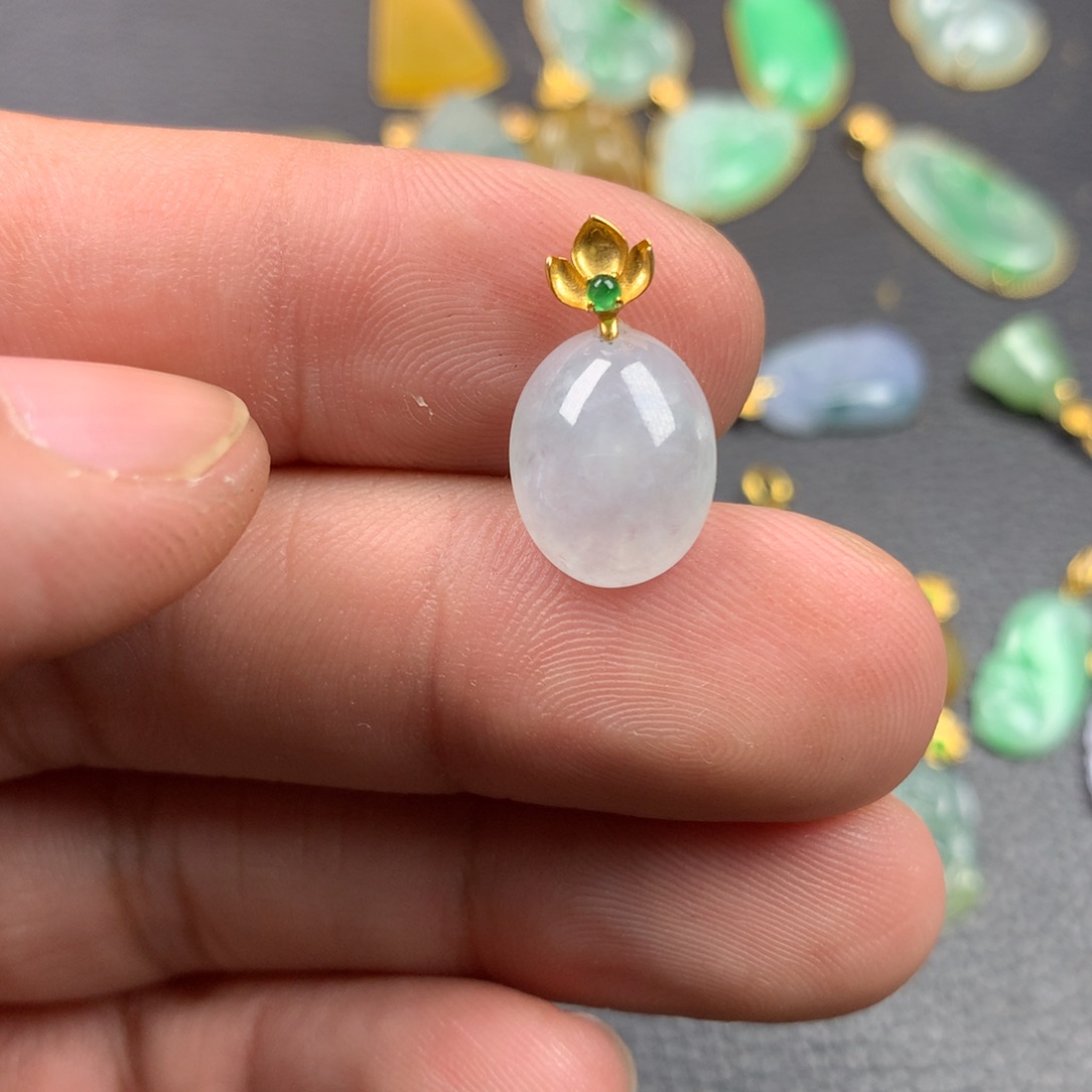 【闪购商品】颈饰18K金镶嵌翡翠翡翠