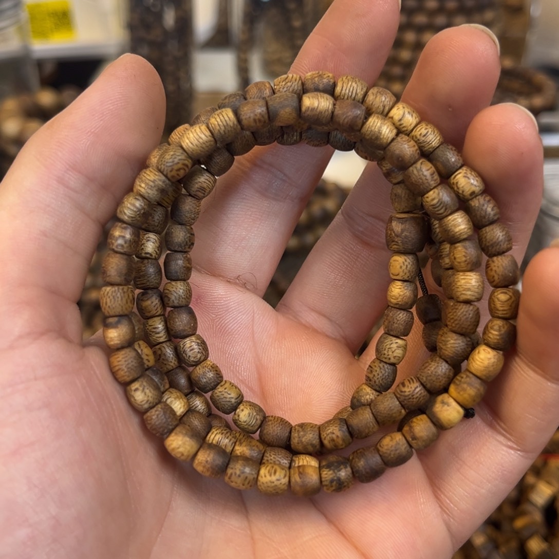 沉香沉香碎屑05mm鼓珠多圈 重7克+