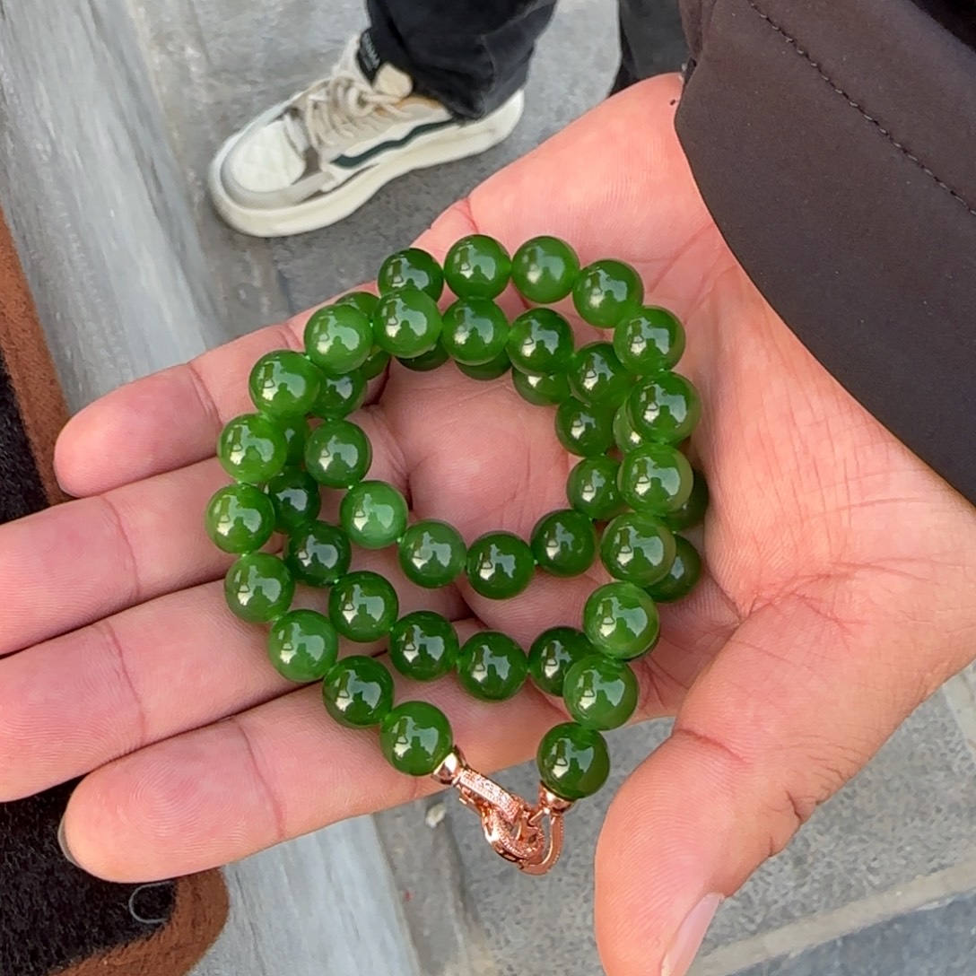 和田玉未镶嵌颈饰俄碧冰胶D绿卡10