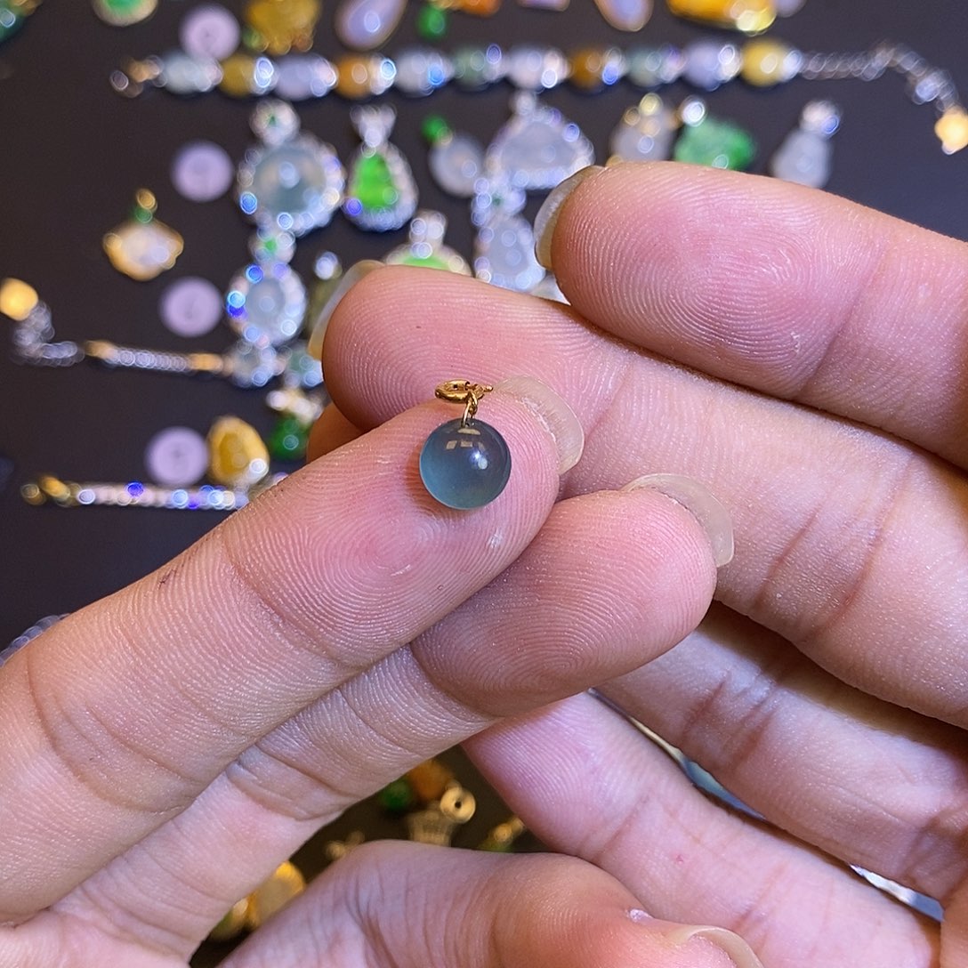 吊坠(不含链)18K金镶嵌翡翠