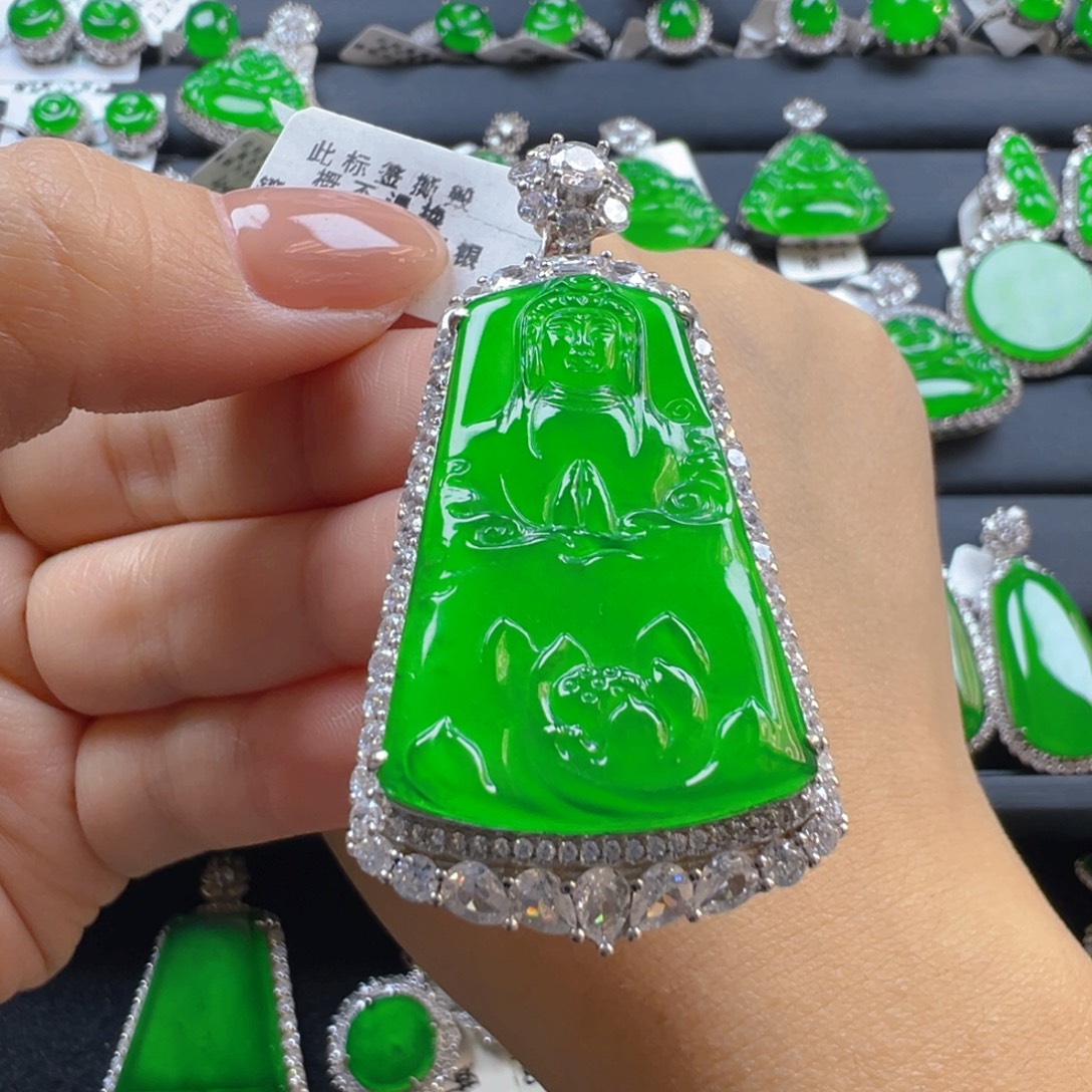 翡翠银S925镶嵌颈饰观音