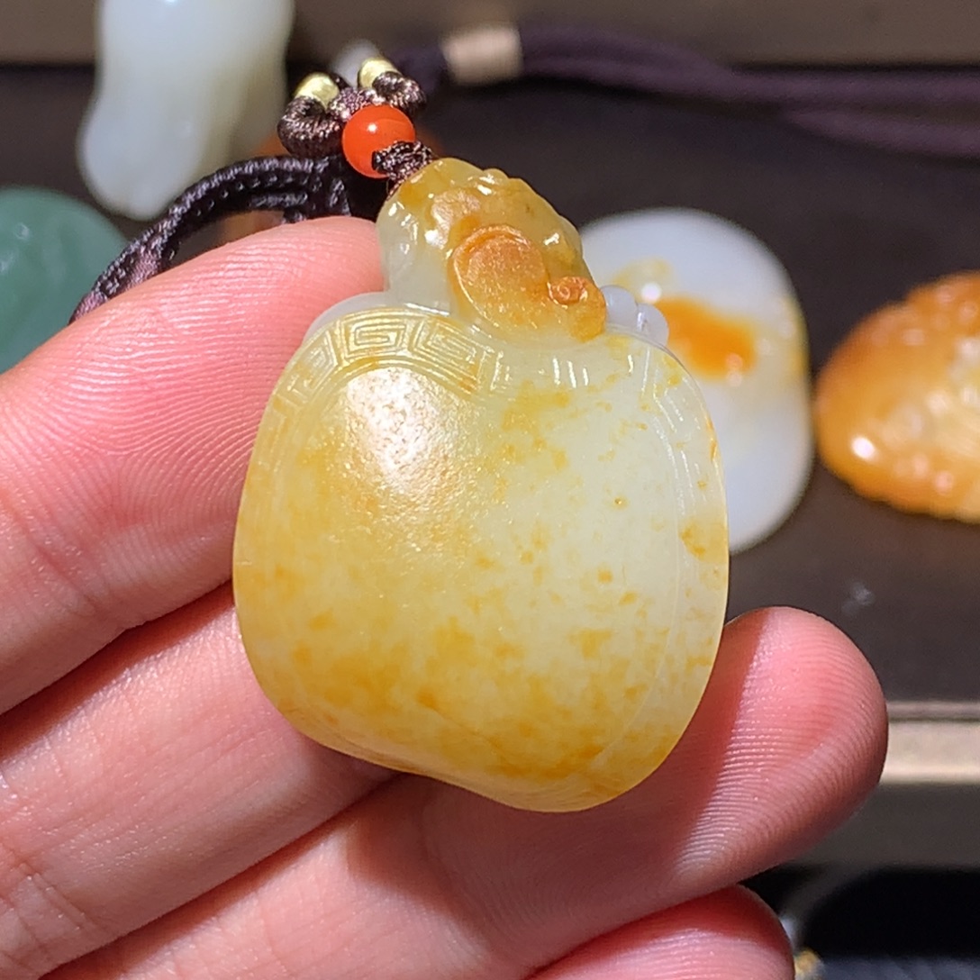 三***油和田玉未镶嵌挂件