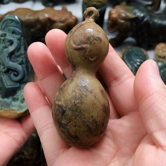 岫岩河磨玉（透闪石质玉）把件未镶嵌