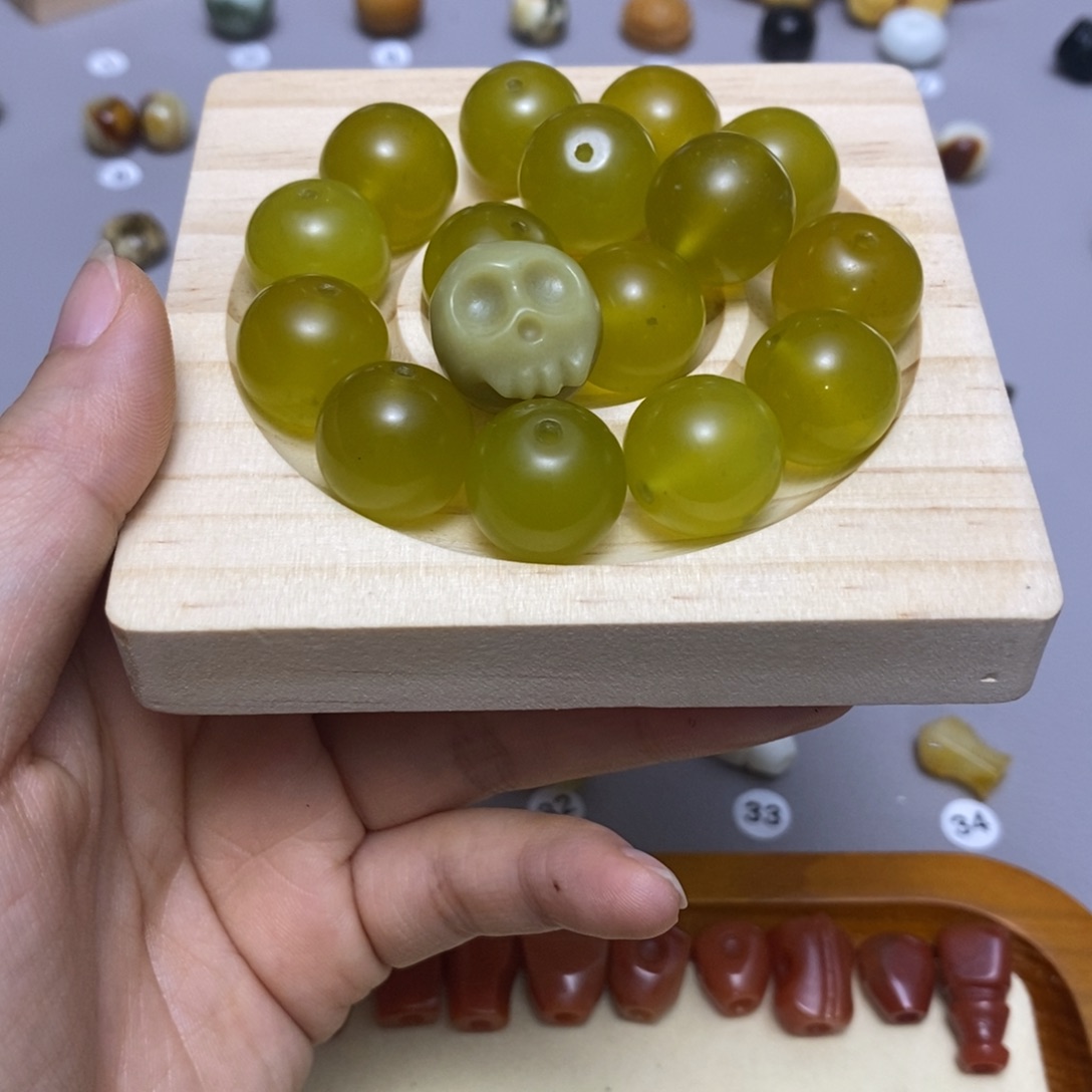 蛇纹石玉配饰合金棠****姐