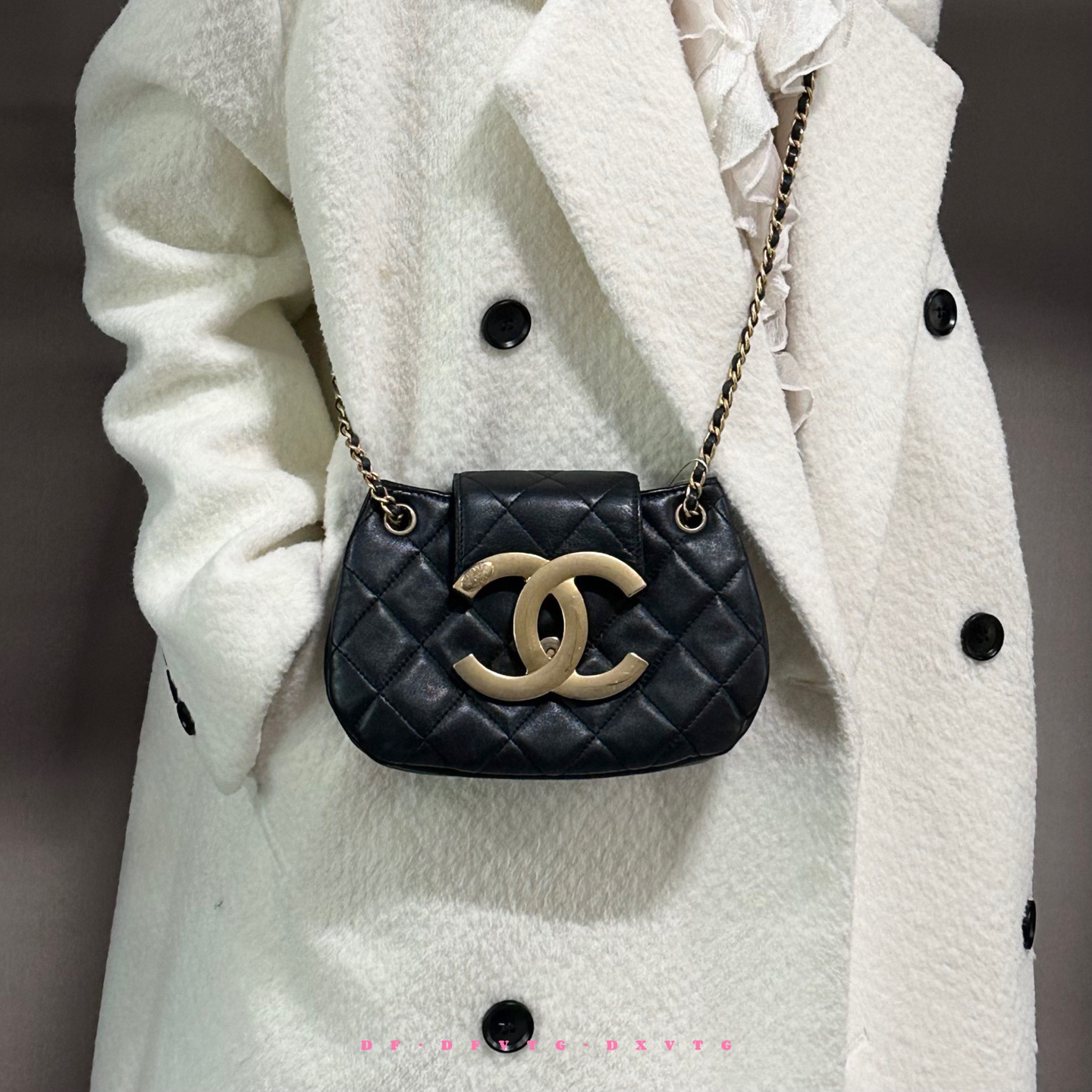 95新 Chanel/香奈儿 chanel 黑金24c马鞍斜挎包