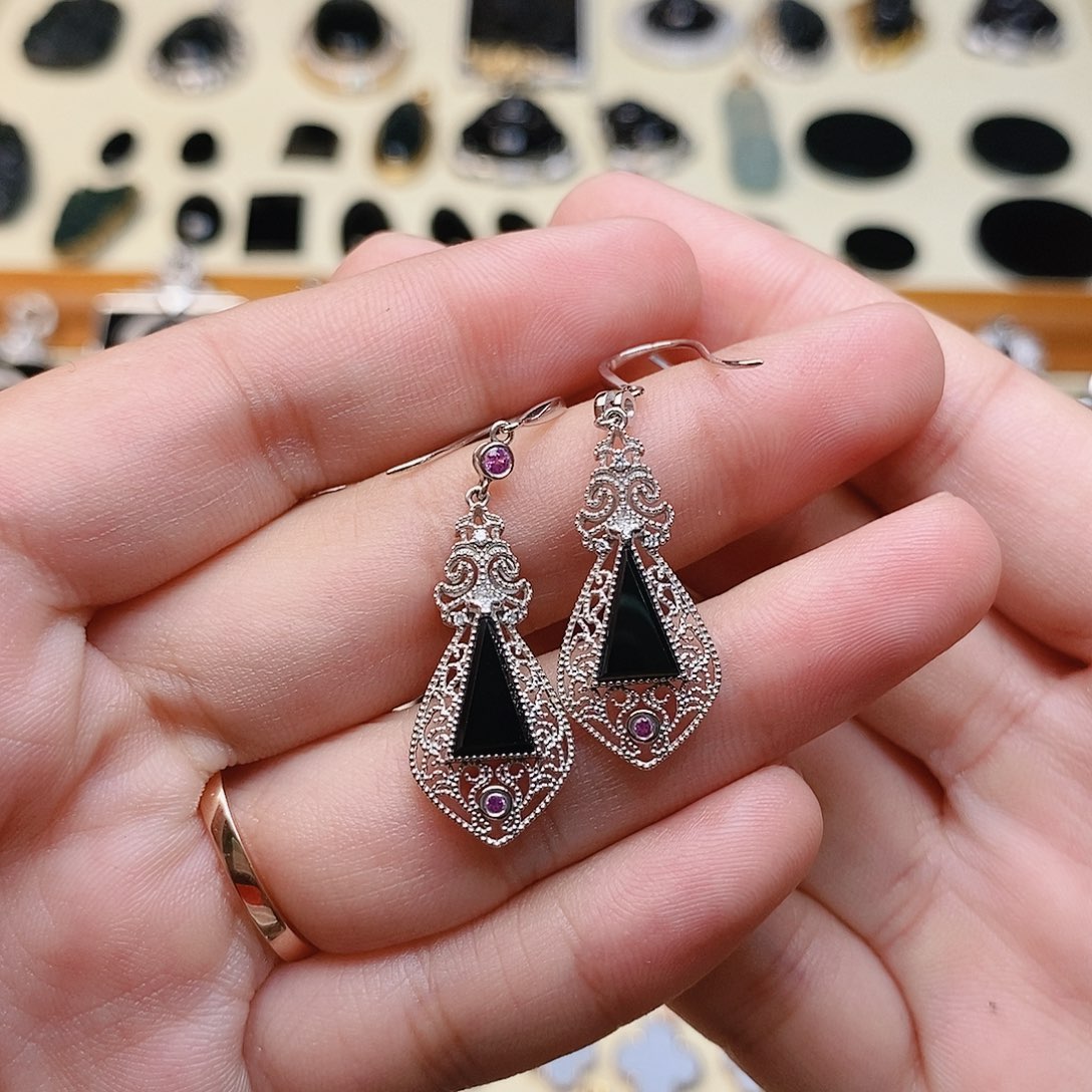 翡翠18K金镶嵌耳饰三角形耳钩