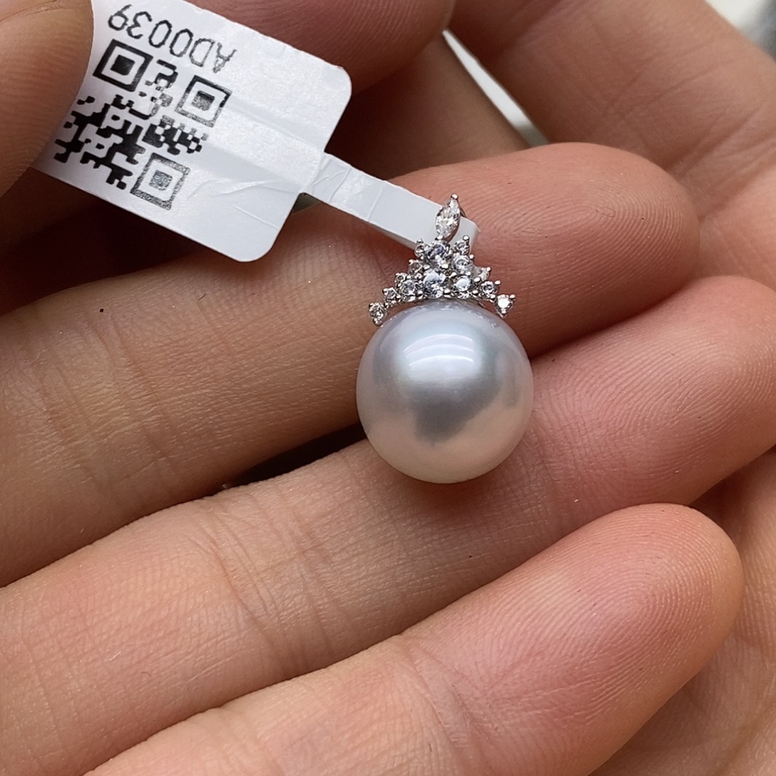 18K金镶嵌海水珍珠吊坠(不含链)@@AD0039