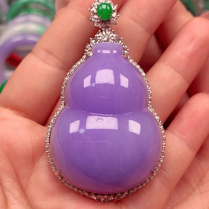 翡翠颈饰18K金镶嵌翡翠