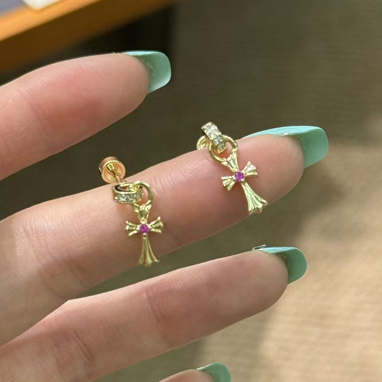 合金耳饰 BIBI【玫红点锆十字】耳钉EH236