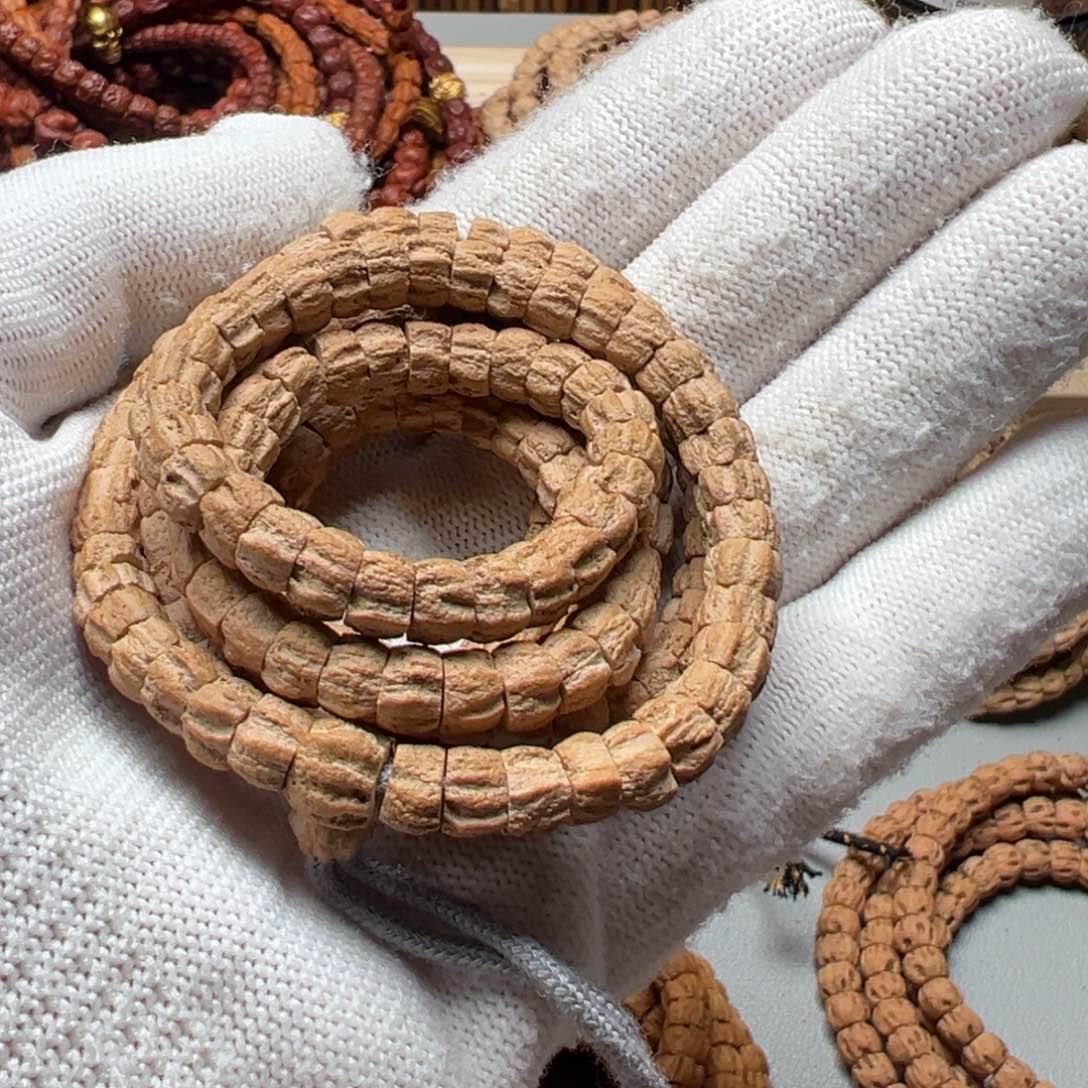 柏香籽/百香籽吊坠山****事