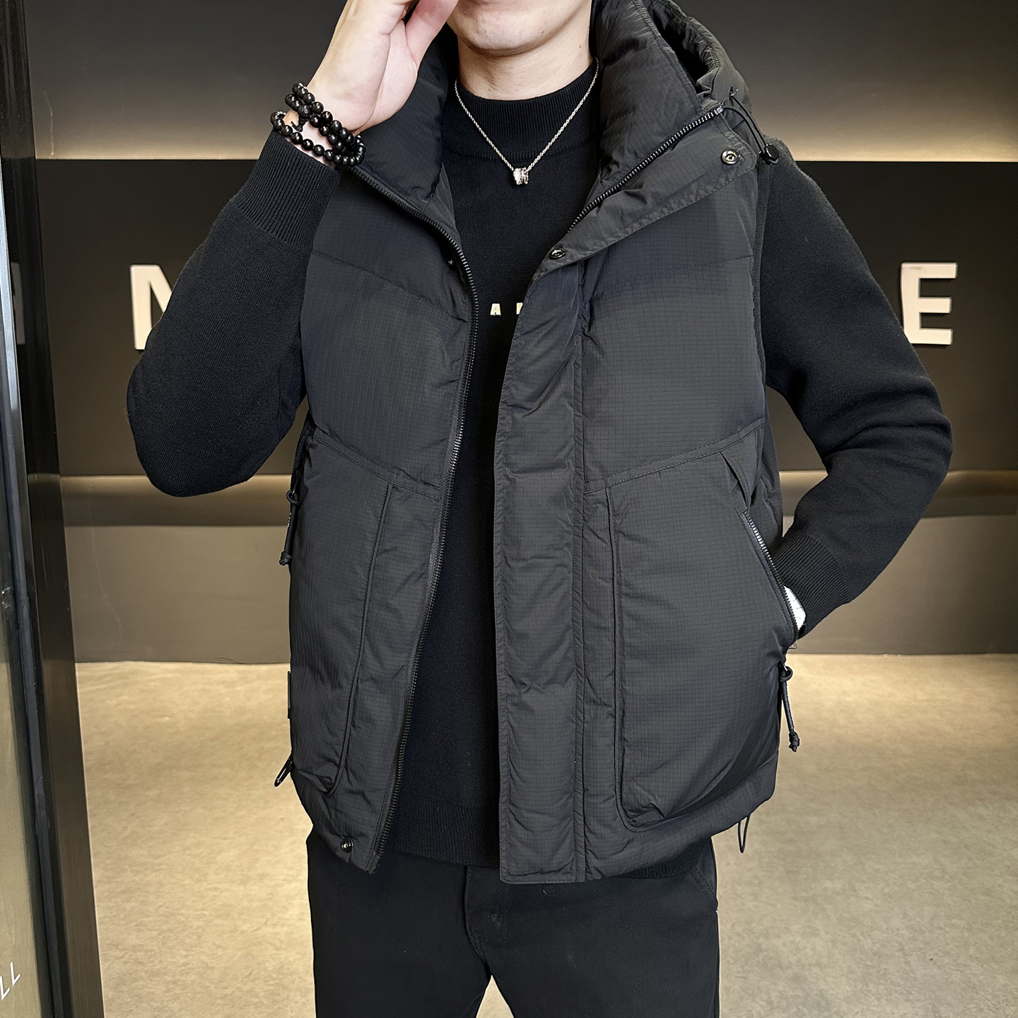 鸭绒连帽款羽绒马甲男秋冬无袖保暖带帽坎肩外套羽绒背心马夹潮流