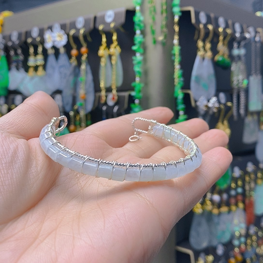 未镶嵌翡翠耳饰翡翠