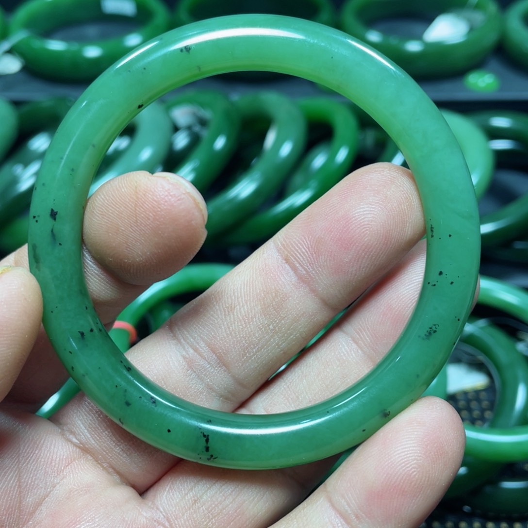 和田玉（碧玉）手镯未镶嵌