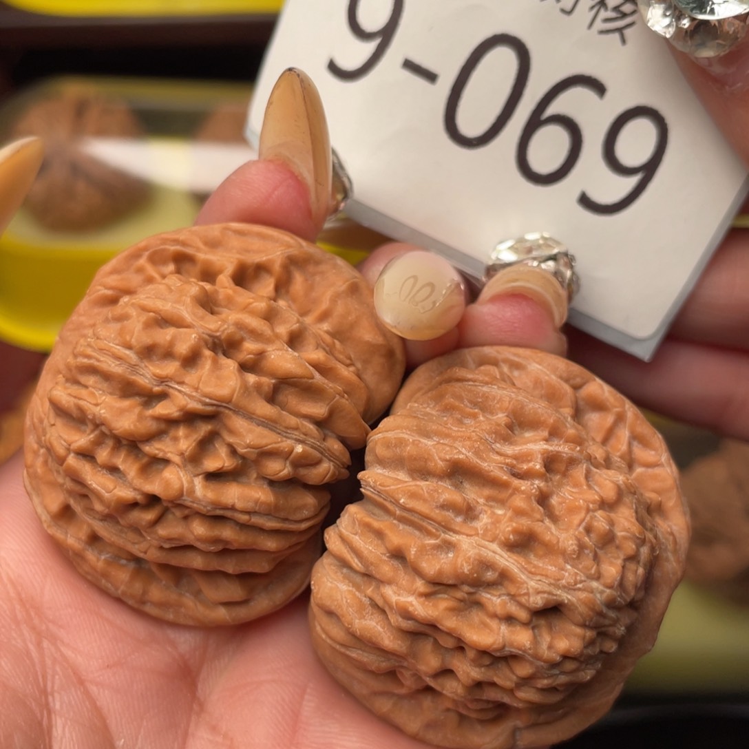 文玩核桃把件42全品平谷一代楼