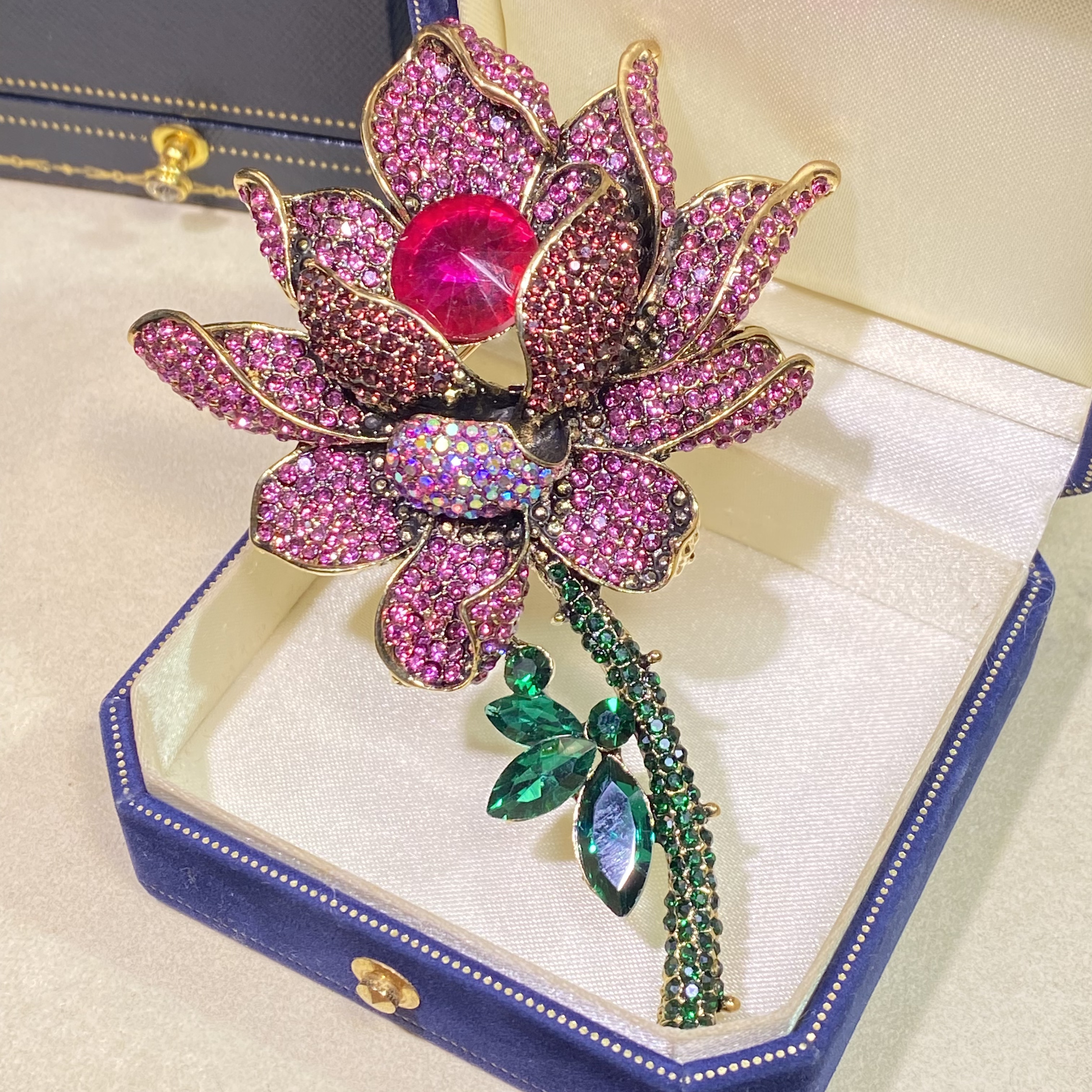 合金胸针 【中古莲花】重工设计师时尚欧美中古胸花百搭轻奢5055