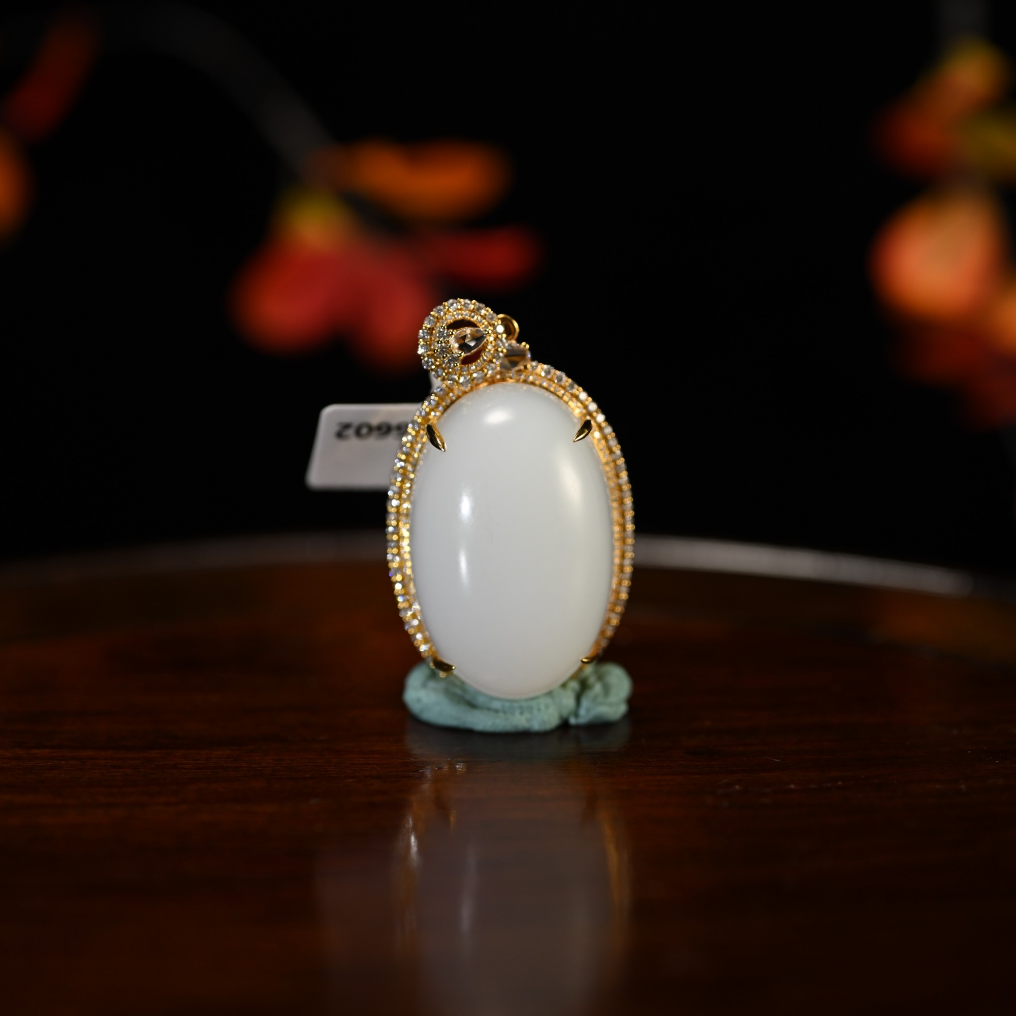 Lot8847 25YU109002和田玉白玉蛋面挂件/匡时