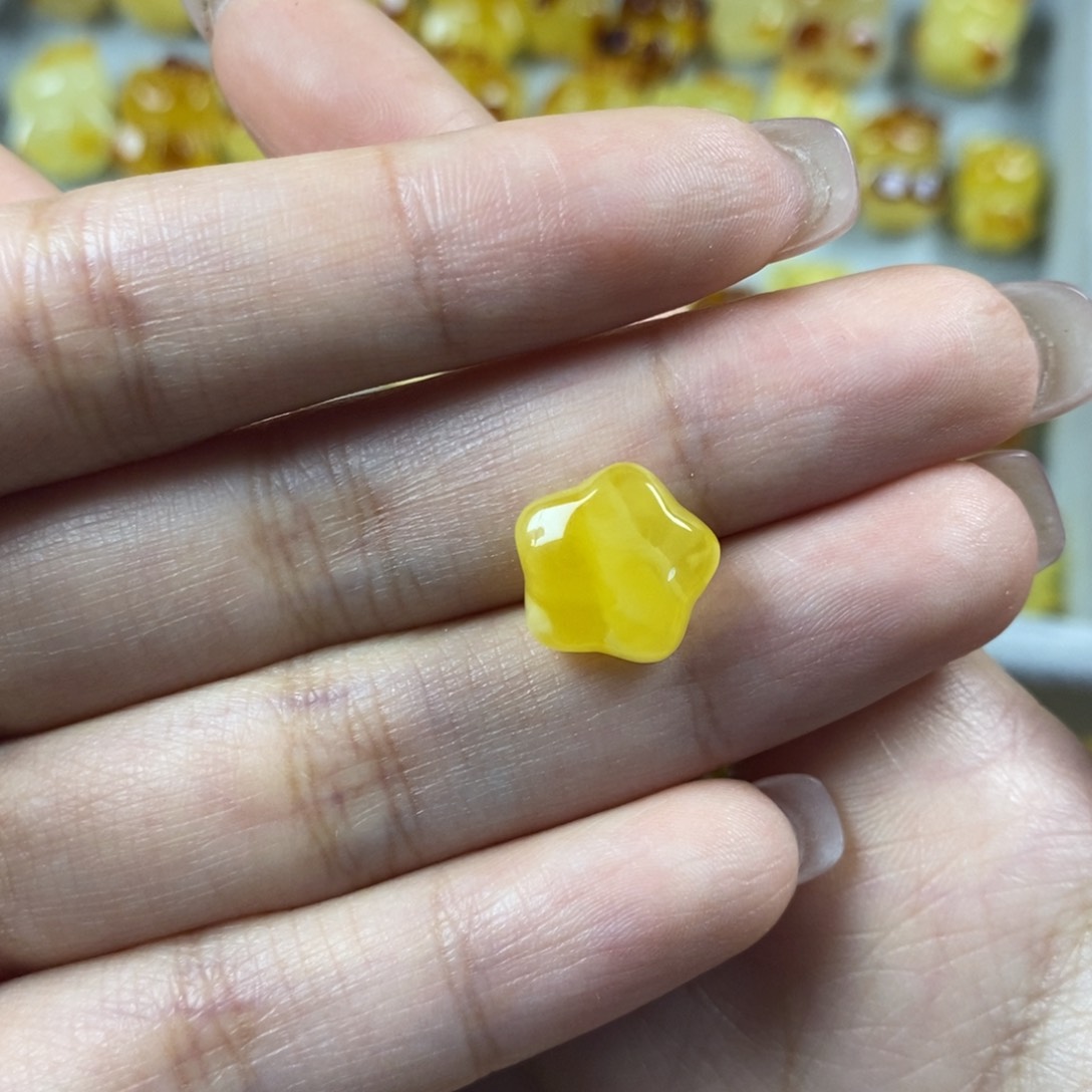 未镶嵌琥珀裸石星星