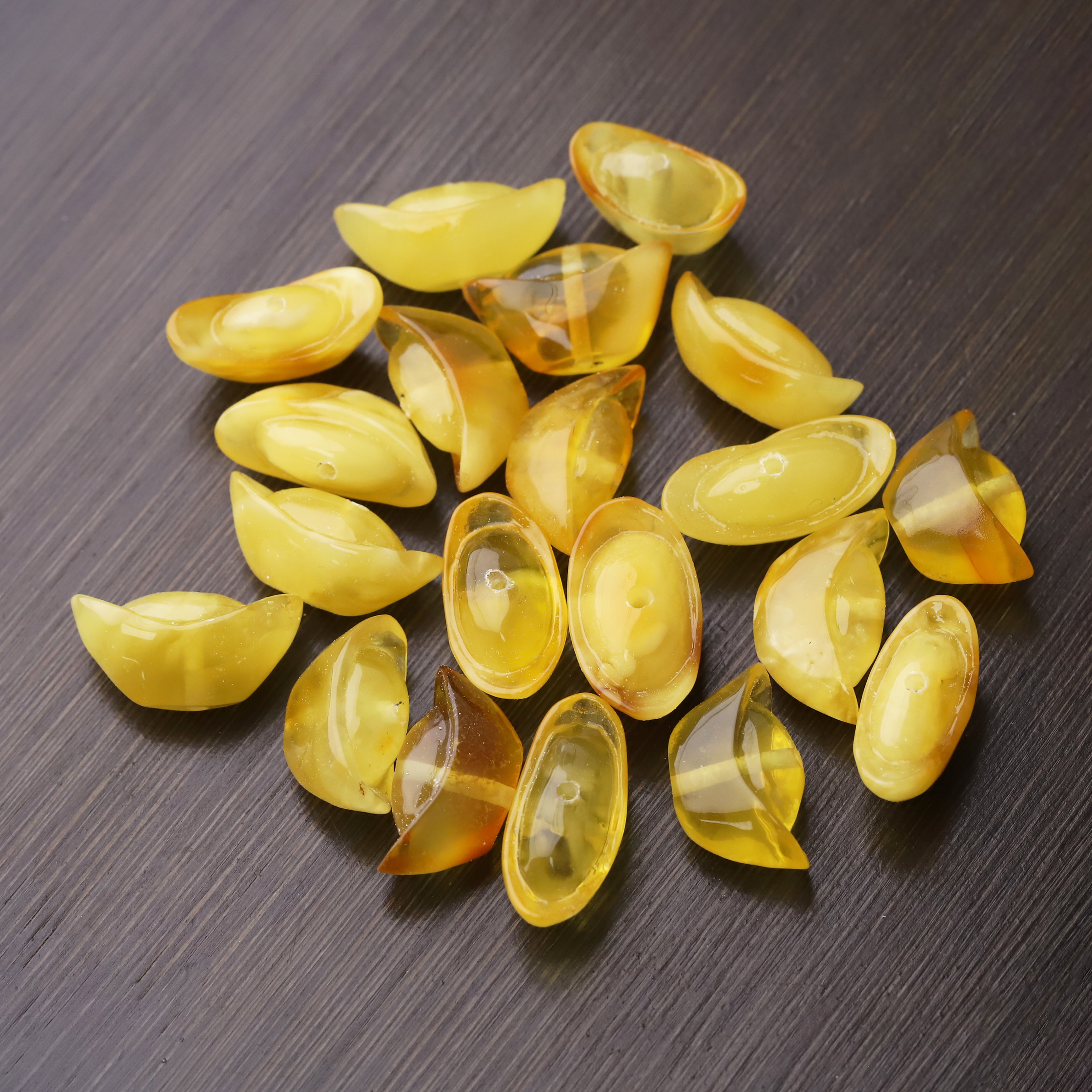 S9929 蜜蜡元宝小配饰（多样性发其一）