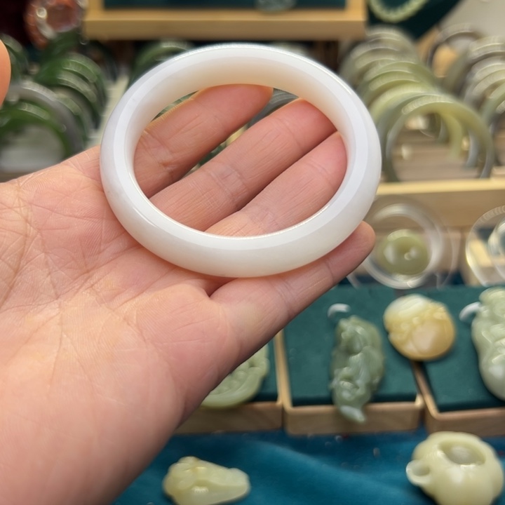 和田玉手镯未镶嵌56.6圈围57992