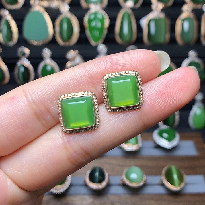 和田玉首饰18K金镶嵌