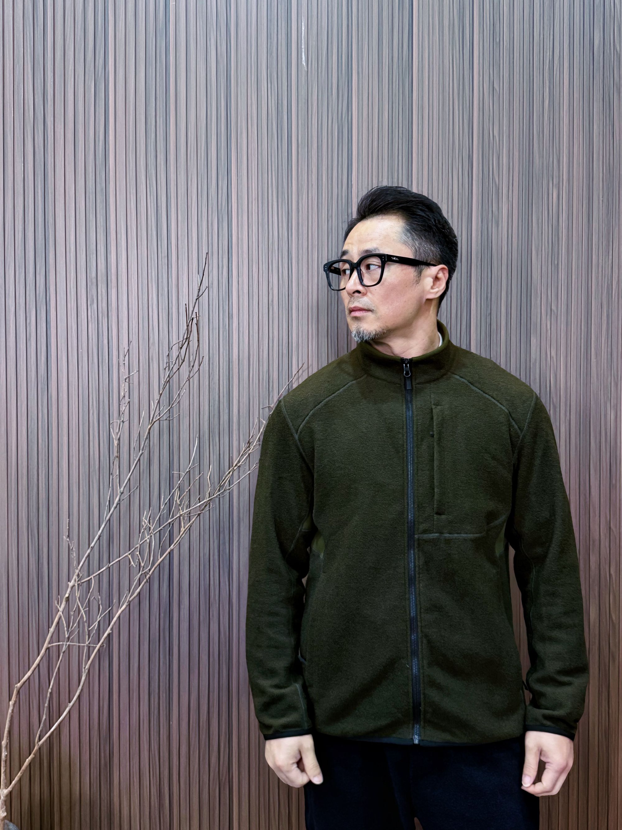 火山岩圆圈绒磨毛立领拉链外套