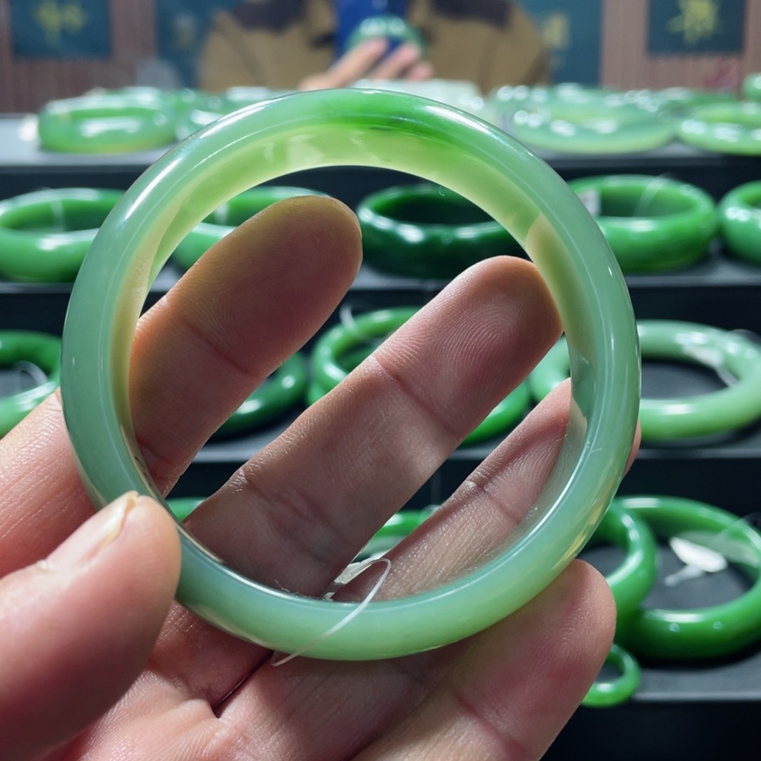 和田玉（碧玉）手镯未镶嵌