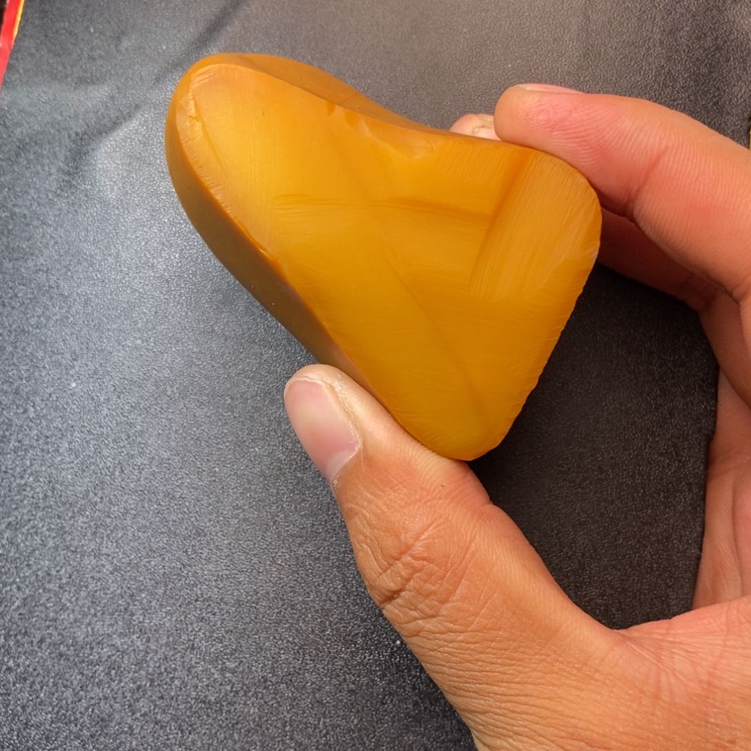 石英质玉颈饰未镶嵌藏*