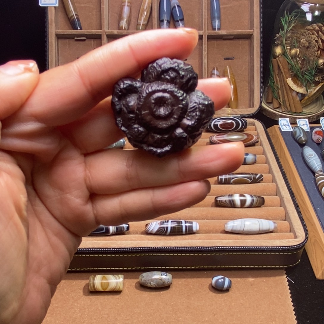 猗***座玛瑙/玉髓未镶嵌颈饰