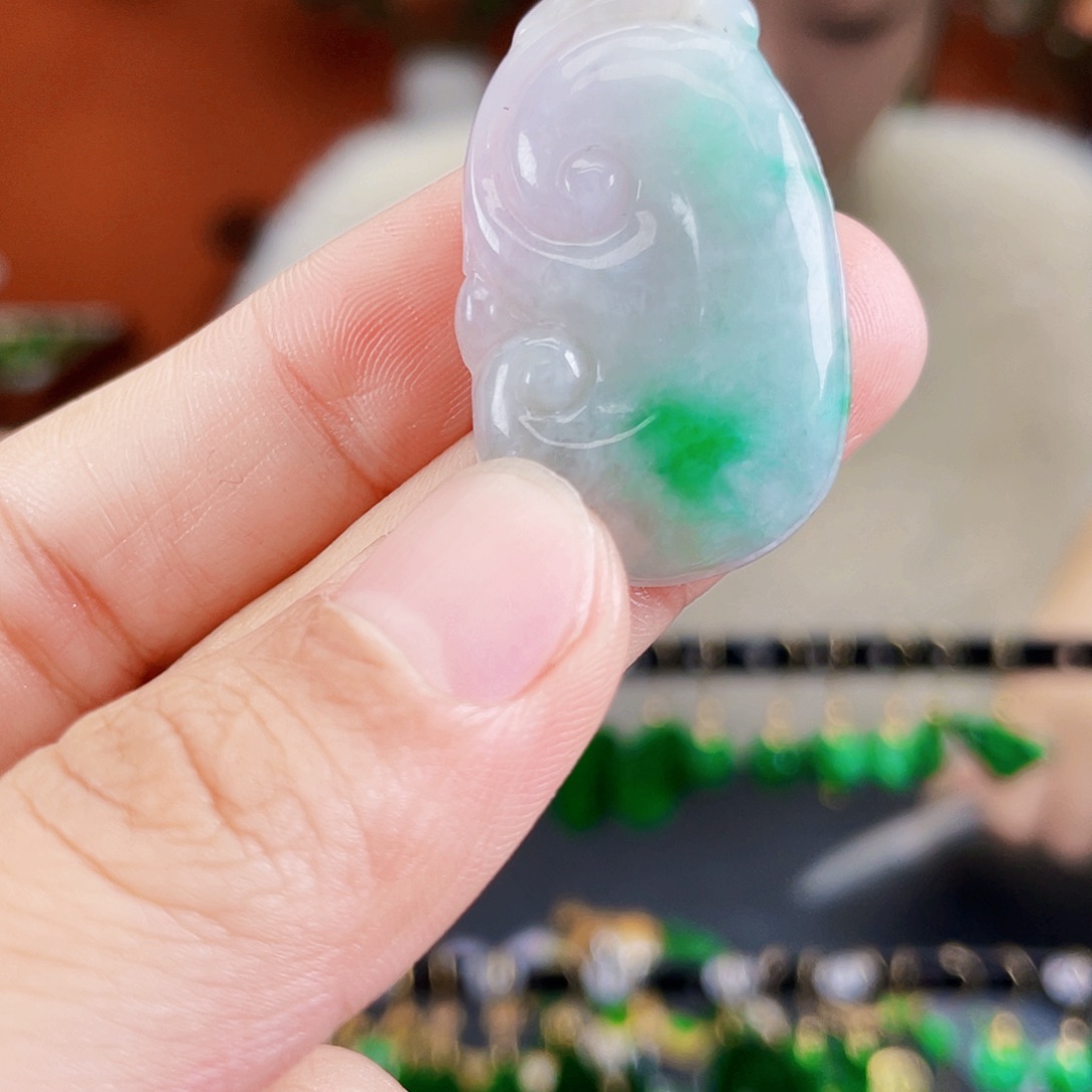 翡翠18K金镶嵌耳饰