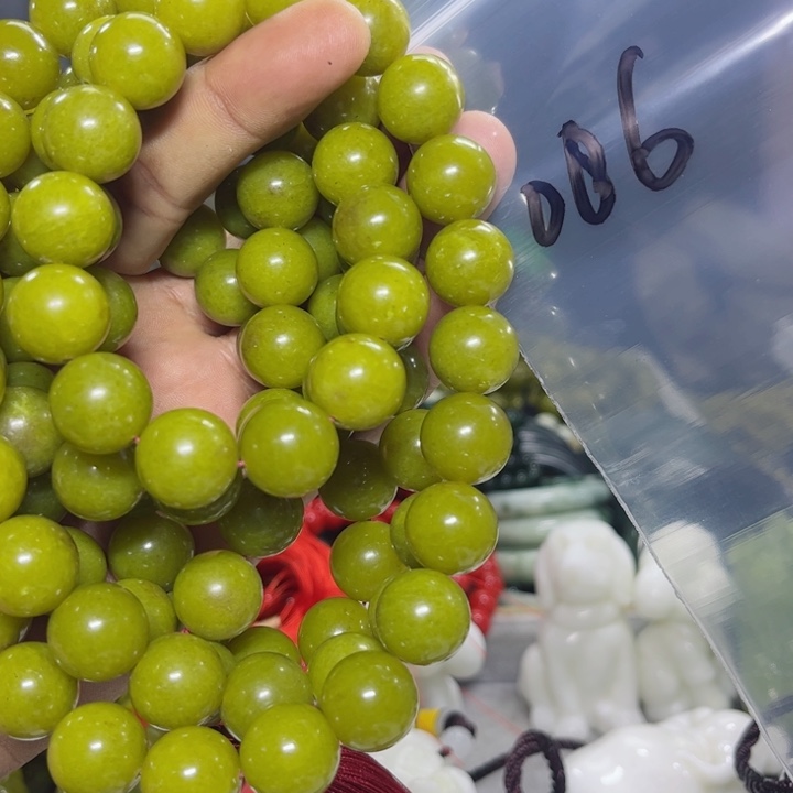 蛇纹石玉手串未镶嵌风**雅