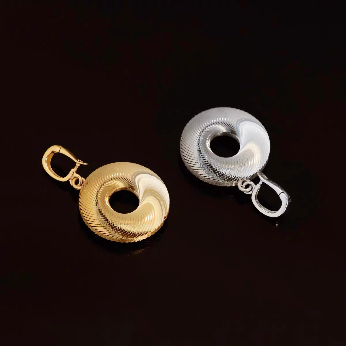 意大利进口18K金拉丝猫眼吊坠15.7MM时尚百搭气质多样性发其一