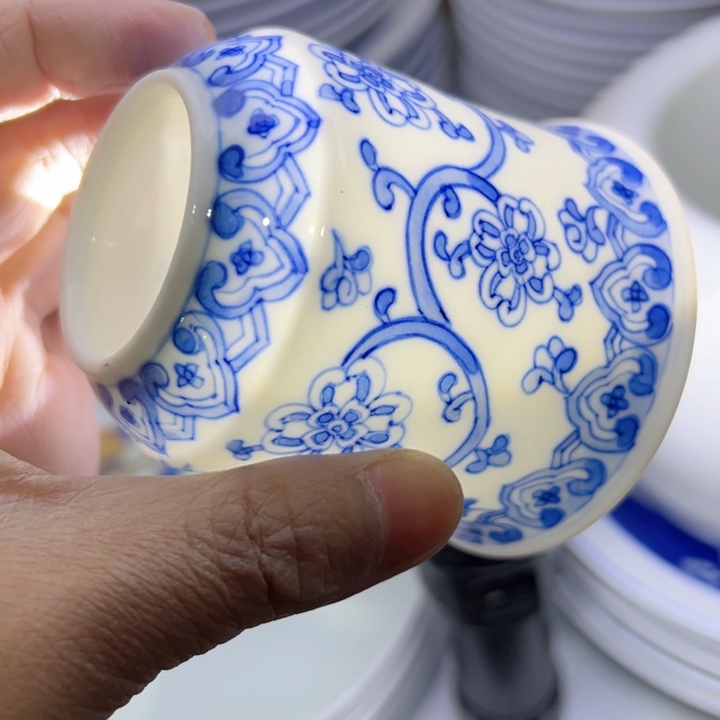 碗手绘微瑕陶瓷一个