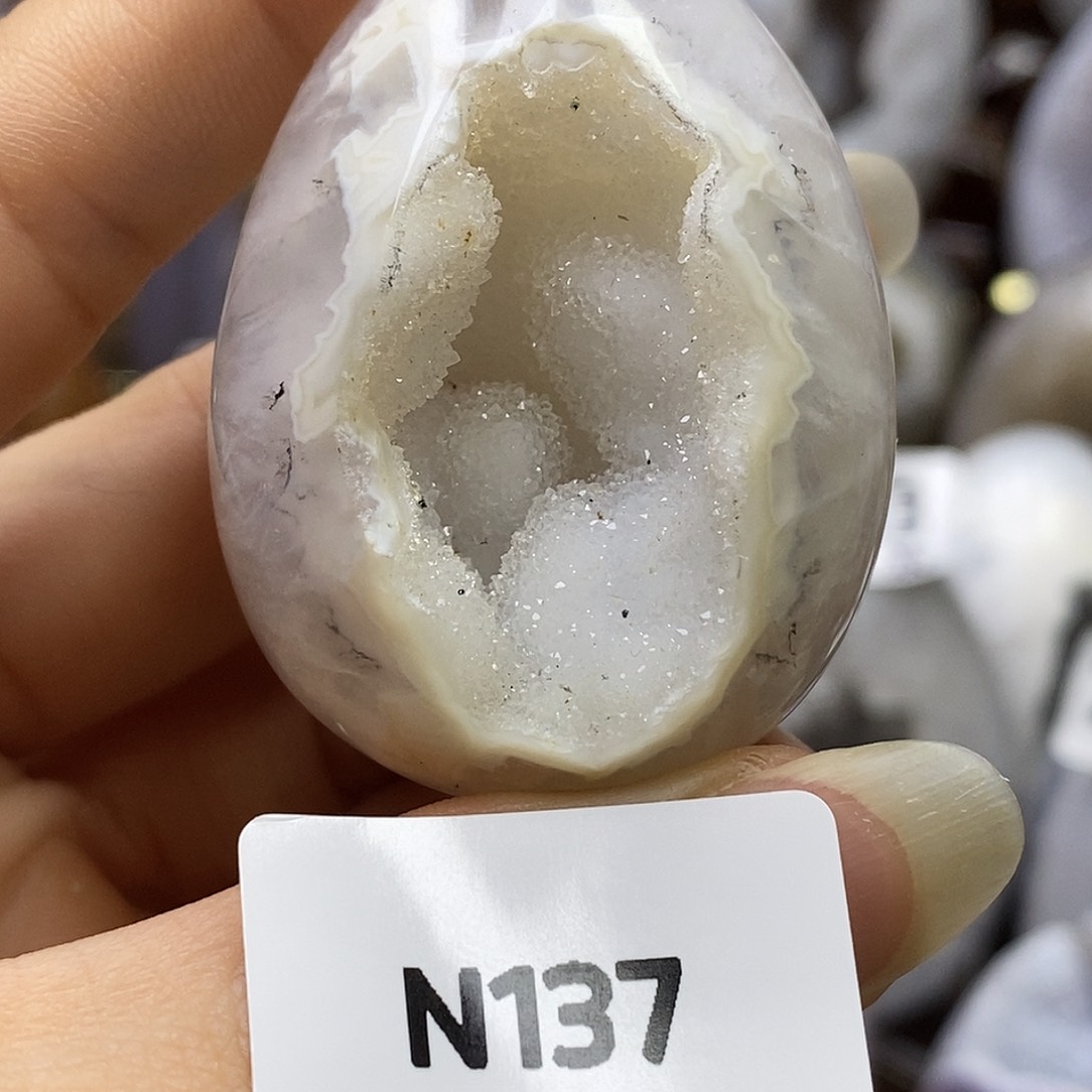 吉****未镶嵌玛瑙/玉髓珠宝奇石