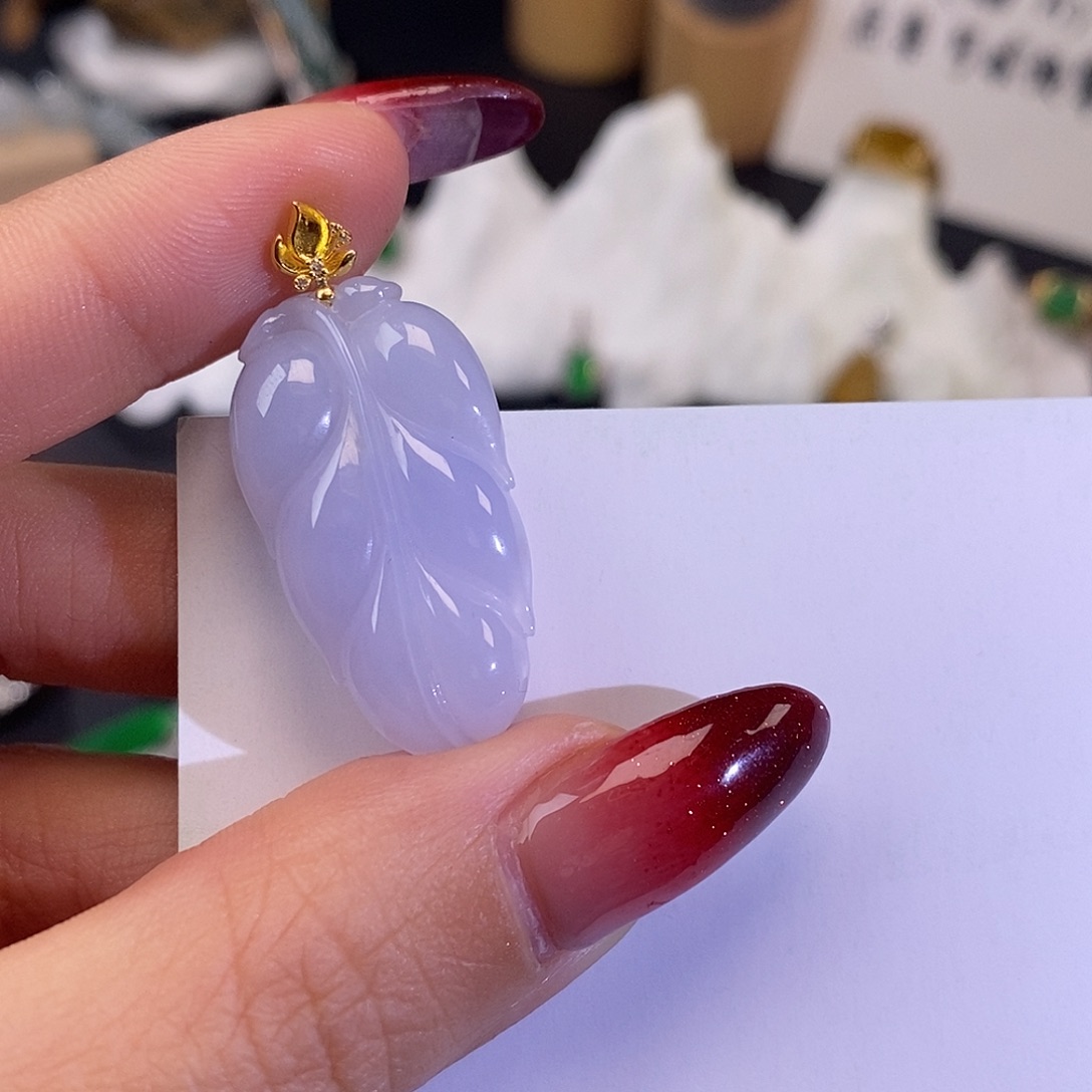 翡翠吊坠(不含链)18K金镶嵌叶子